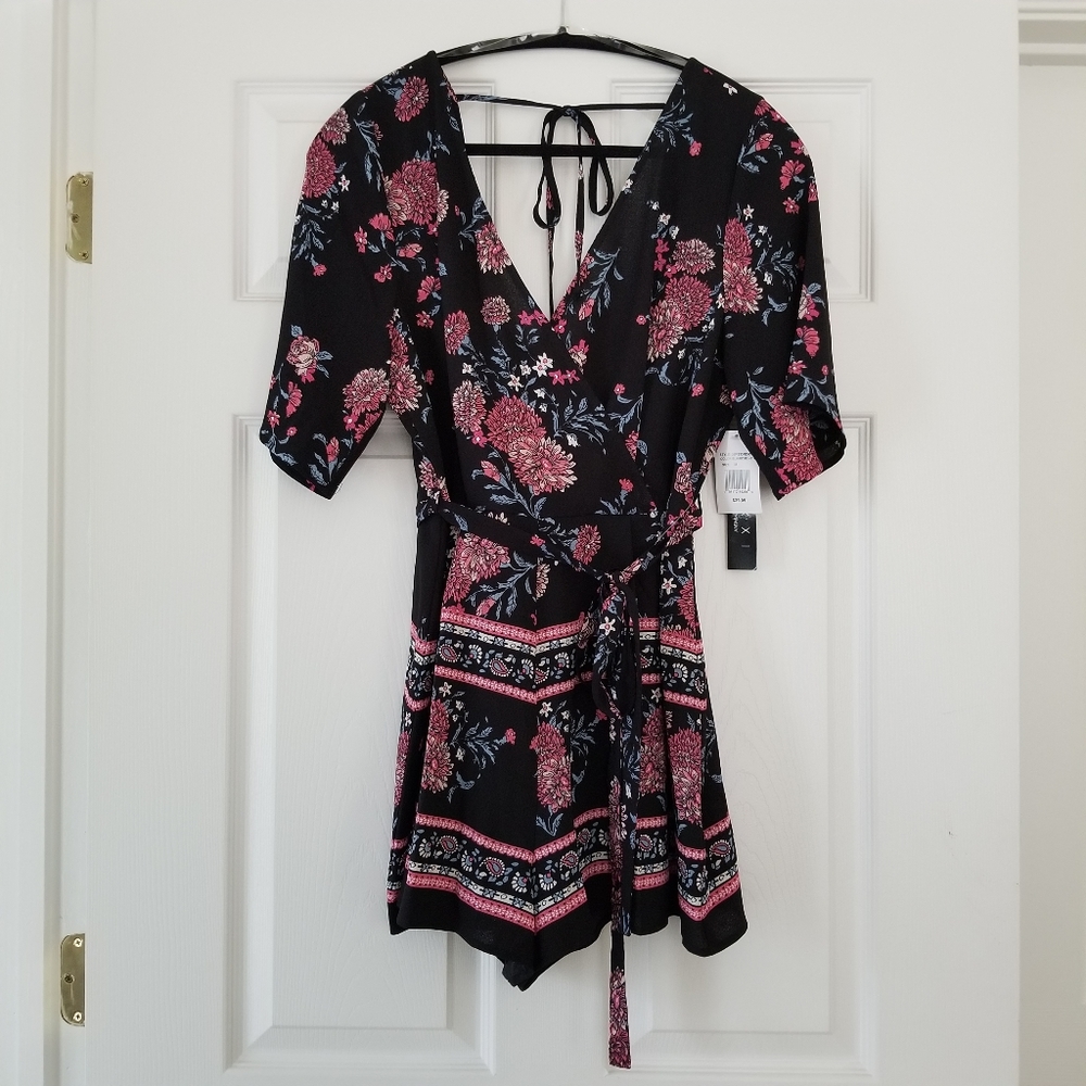 Floral belted romper w/ high back tie, Size M